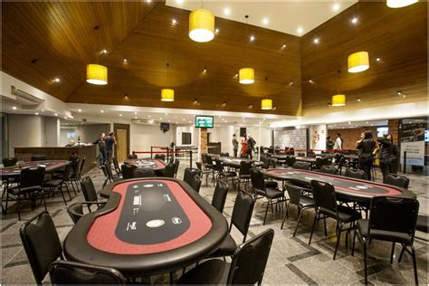 Halle Clube De Poker