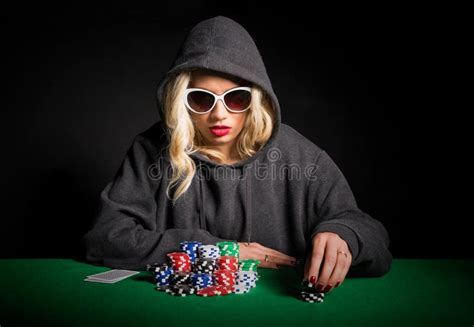 Le Diante De Um Cara De Poker