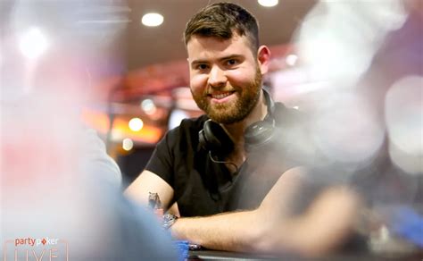 Tom Hall De Poker Do Reino Unido